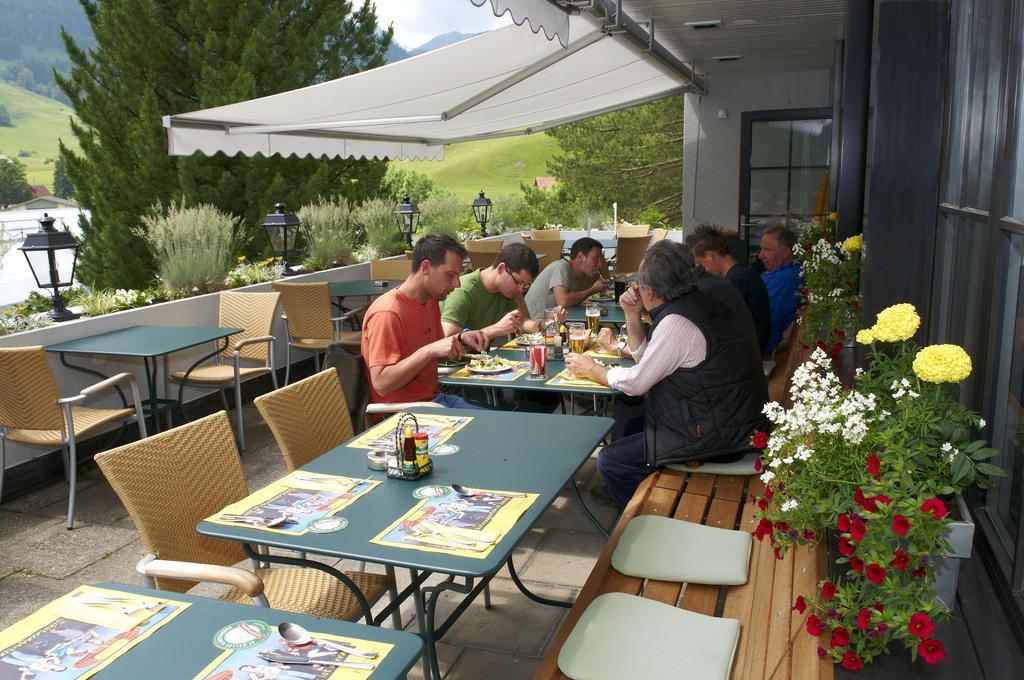 Nesslau Hotel-Restaurant Sternen מראה חיצוני תמונה